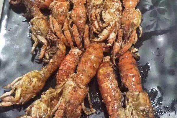 蝼蛄虾是皮皮虾吗?多少钱一斤?有什么营养价值?