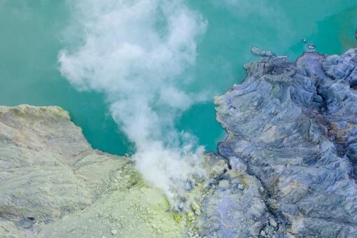 日本火山列岛地震震中位置在哪有人员伤亡吗附最新情况