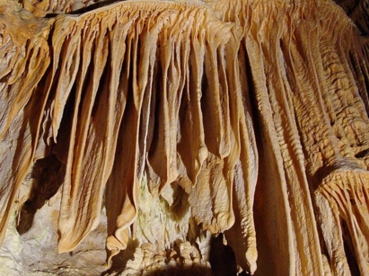 钟乳石是生物吗?是怎样形成的?有收藏价值吗