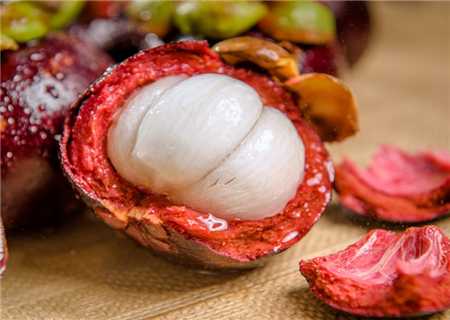 倒捻子山竹怎么剥?里面黄黄的是什么?中间的