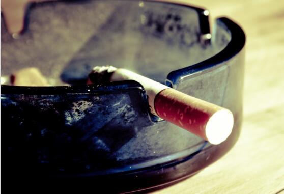 全球男吸烟者首降！首降原因是什么？居然是因为它！