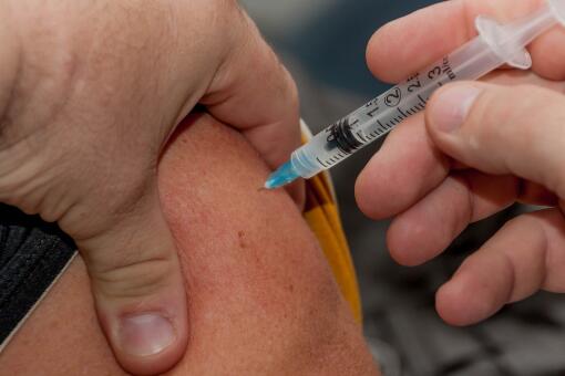 国产HPV疫苗已正式获批！什么时候接种疫苗预防效果好？上市时间是啥时候？