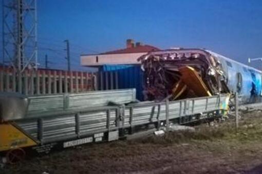 意大利一列车脱轨！什么原因导致的？有人员伤亡吗？附最新情况！