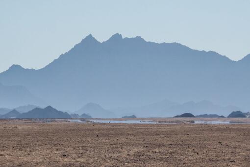 新疆库木塔格沙漠现冬季海市蜃楼 网友直呼太壮观了想亲眼看看  
