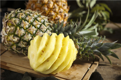 菠萝头多久能长菠萝-摄图网