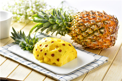 菠萝头多久能长菠萝-摄图网