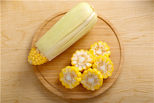 玉米每吨上涨400元-摄图网