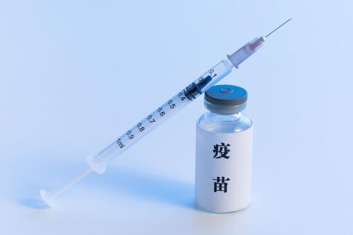 新冠疫苗加强针-摄图网