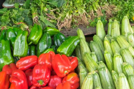 全国蔬菜集体降价-摄图网