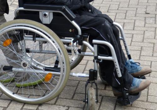 东兰县“十三五”加快残疾人小康进程实施方案的通知，优先保障残疾人基本住房