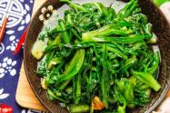 菠菜怎么做好吃？这4种方法，包你一学就会！  