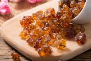 现在食品桃胶价格多少钱一斤？这5类人最适合吃桃胶！