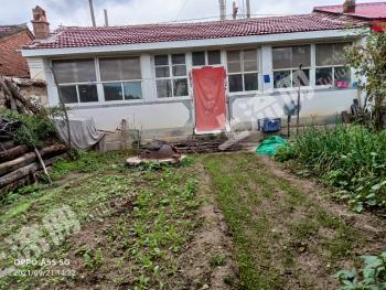 北京延庆区220平米宅基地使用权出租，可长租10年，价钱1.5万，也可以建二层，做民宿，位置在滑雪场附近，古崖居