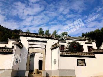 黄山区高铁西站附近二亩的徽派古宅使  用权出租