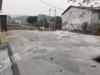 長(zhǎng)沙望城區(qū)220平米水泥地加老房子70平方使用權(quán)出租。