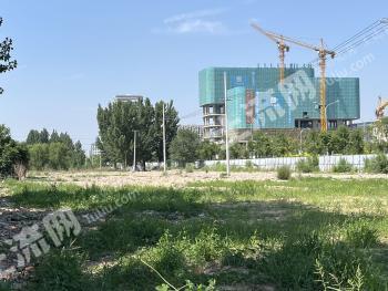 11.5亩建设用地使用权出租，沿主路很方便